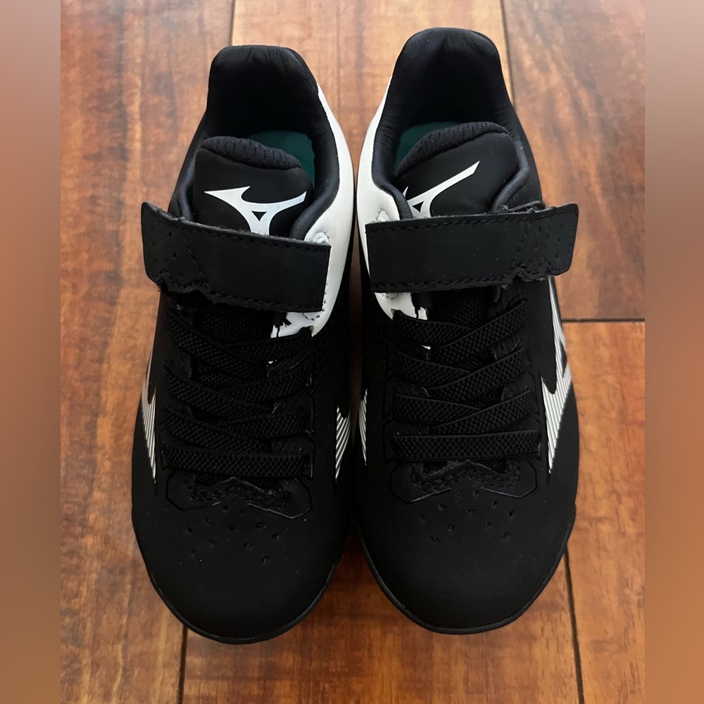 MIZUNO • Toddler baseball shoes